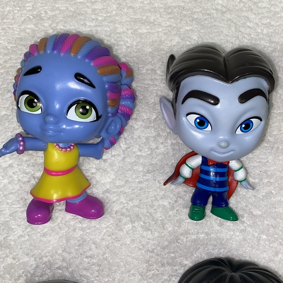 Hasbro Netflix Super monsters vinyl 4” figure lot - Picture 2 of 7